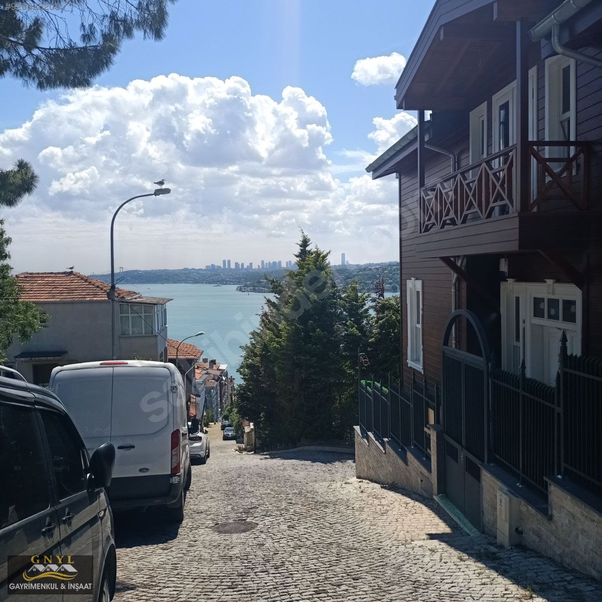 BEYKOZ YALIKÖY DE PANORAMİK BOĞAZ MANZARALİ MÜSTAKİL EV Satılık