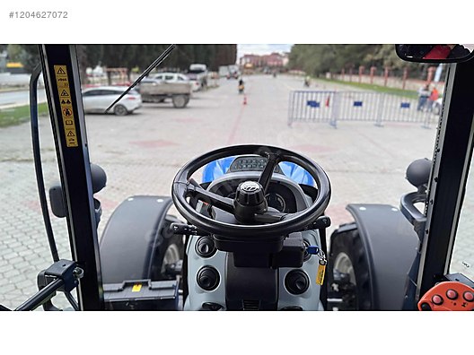 Machinery / Agricultural Machines / Tractors / New Holland / TR6.145S