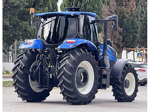 Machinery / Agricultural Machines / Tractors / New Holland / TR6.145S