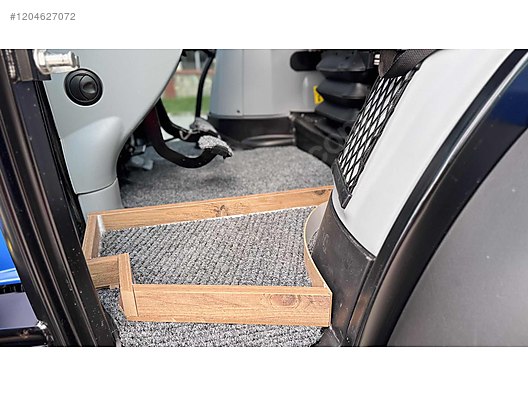 Machinery / Agricultural Machines / Tractors / New Holland / TR6.145S