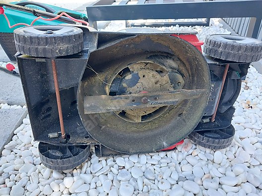 İkinci El ve Sıfır Alışveriş / Bahçe & Yapı Market / Bahçe / Bahçıvanlık Ekipmanları / Çim Biçme Makinesi