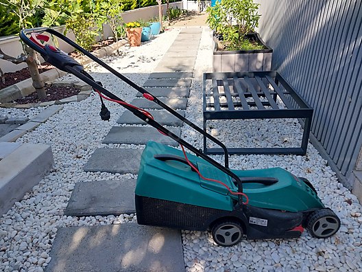 İkinci El ve Sıfır Alışveriş / Bahçe & Yapı Market / Bahçe / Bahçıvanlık Ekipmanları / Çim Biçme Makinesi