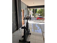 Sıfır ayarında bisiklet spor aleti #1253629714