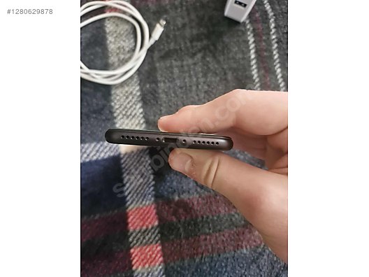 Used & Brand New Items / Cell Phones & Accessories / Cell Phones / Apple / iPhone 7