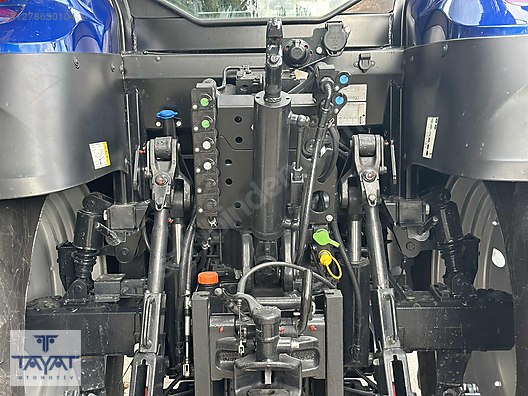 Machinery / Agricultural Machines / Tractors / New Holland / T5.140