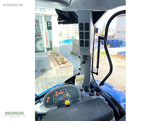 Machinery / Agricultural Machines / Tractors / New Holland / T6.175