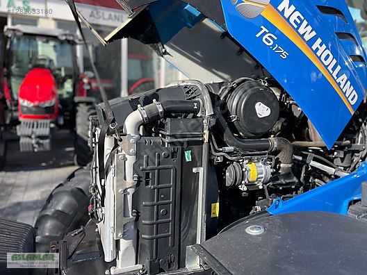 Machinery / Agricultural Machines / Tractors / New Holland / T6.175