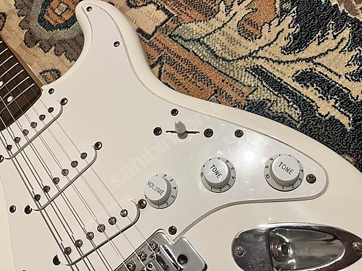 Squier Elektro Gitar