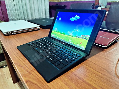 DOKUNMATİK FULL HD EKRAN + DOCK KLAVYE 4 GB RAM, 64Gb SSD