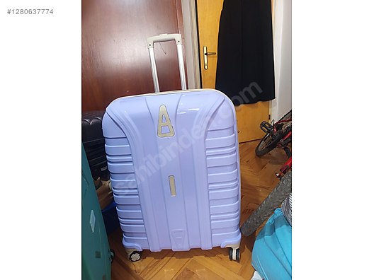 Used & Brand New Items / Clothing & Accessories / Suitcases & Luggage / Single