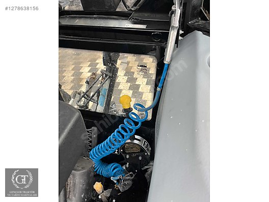 Machinery / Agricultural Machines / Tractors / New Holland / TD5.90