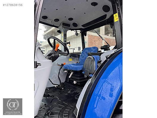 Machinery / Agricultural Machines / Tractors / New Holland / TD5.90