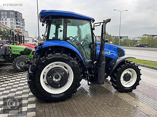 Machinery / Agricultural Machines / Tractors / New Holland / TD5.90