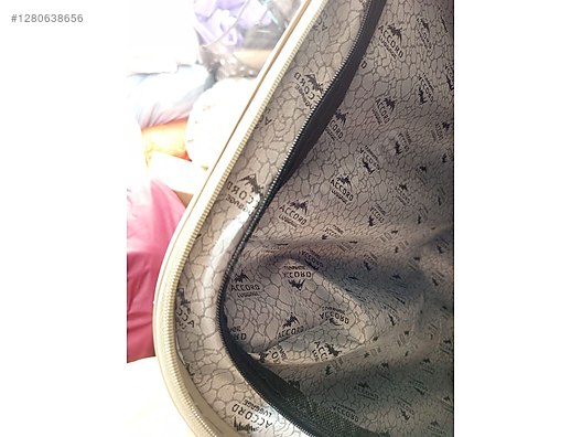 Used & Brand New Items / Clothing & Accessories / Suitcases & Luggage / Single