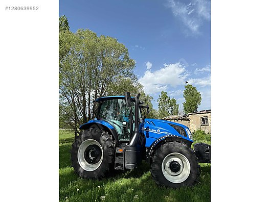 Machinery / Agricultural Machines / Tractors / New Holland / TR6.145S