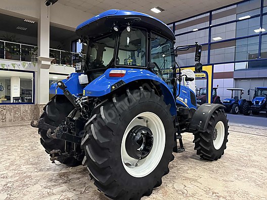 Machinery / Agricultural Machines / Tractors / New Holland / TR5.110