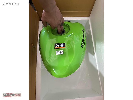 Yakıt Sistemi / Kawasaki zx4rr benzin deposu sahibinden.comda