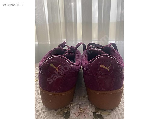 Used & Brand New Items / Clothing & Accessories / Women / Shoes / Sneakers