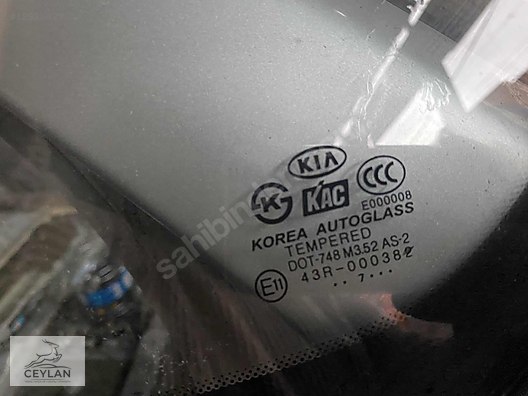 KİA SPORTAGE SAĞ ARKA KELEBEK CAMI görseli 3