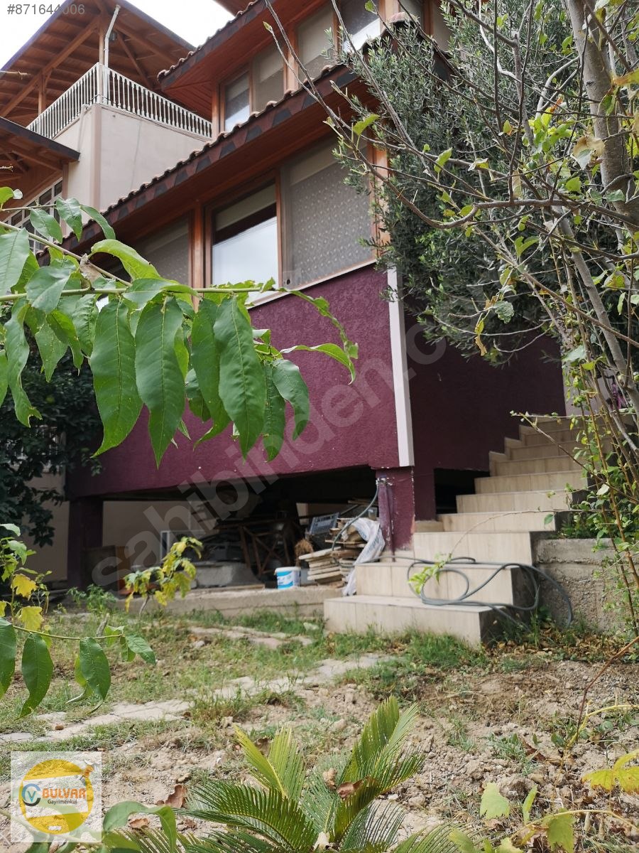 Satılık tripleks villa, doğalgazlı yenilenmiş.issume sitesinde