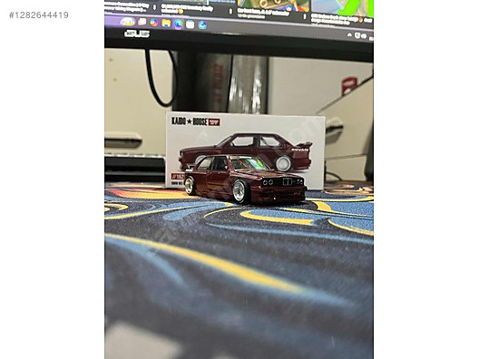 Mini GT Diecast Model 1:64 BMW Araba