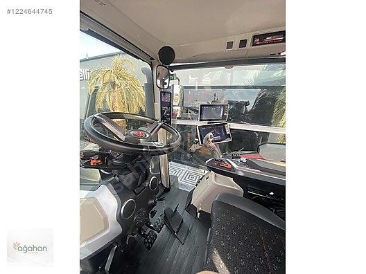 Machinery / Agricultural Machines / Tractors / Massey Ferguson / 8S.265