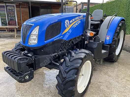 Machinery / Agricultural Machines / Tractors / New Holland / TD4.65B