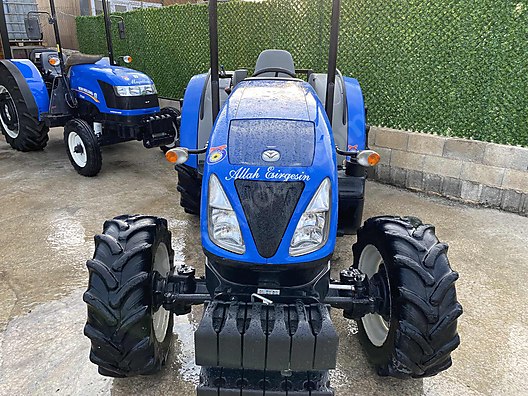 Machinery / Agricultural Machines / Tractors / New Holland / TD4.65B