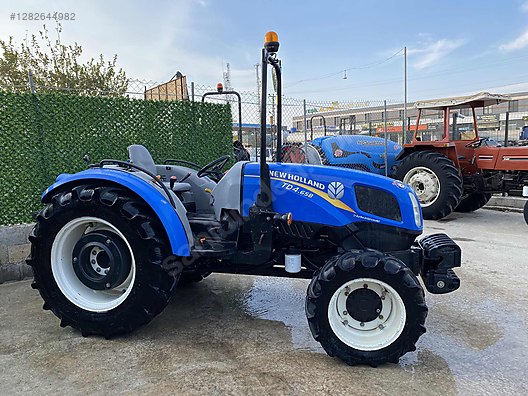 Machinery / Agricultural Machines / Tractors / New Holland / TD4.65B
