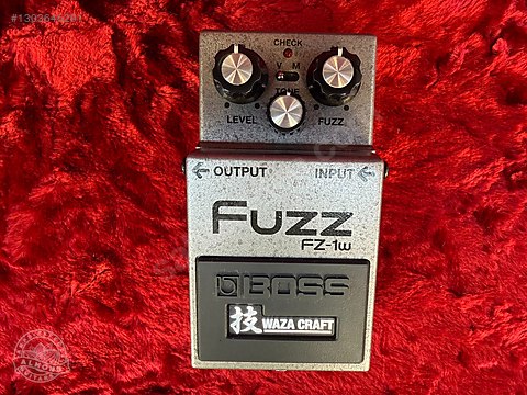 BOSS FZ-1W Waza Craft Fuzz - Efekt Pedalı ve Diğer Enstrüman Yan