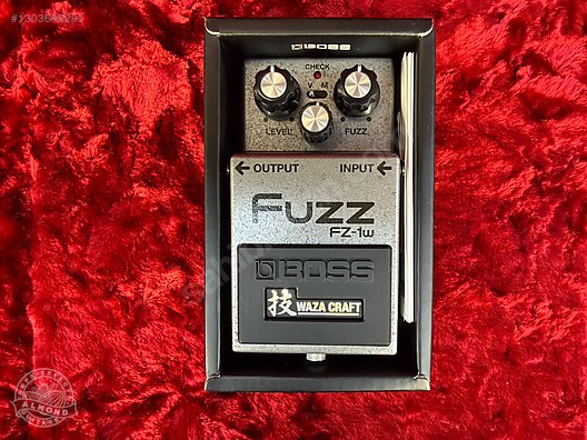 BOSS FZ-1W Waza Craft Fuzz - Efekt Pedalı ve Diğer Enstrüman Yan