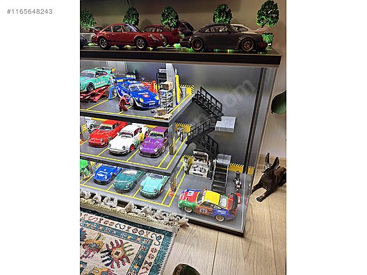 GT Spirit Diecast Model 1:18 Porsche Araba