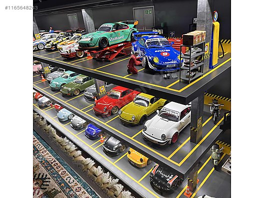 GT Spirit Diecast Model 1:18 Porsche Araba