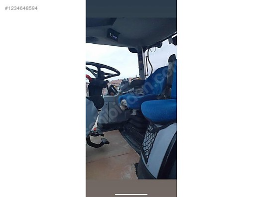 Machinery / Agricultural Machines / Tractors / New Holland / TR6.120