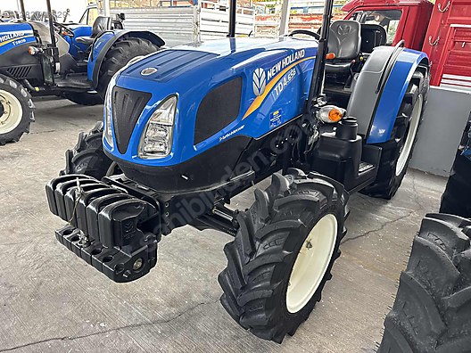 Machinery / Agricultural Machines / Tractors / New Holland / TD4.65B