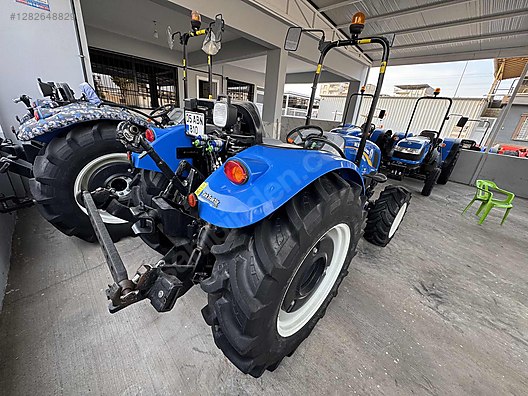 Machinery / Agricultural Machines / Tractors / New Holland / TD4.65B