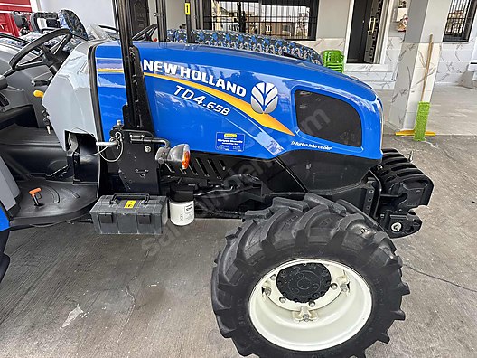 Machinery / Agricultural Machines / Tractors / New Holland / TD4.65B