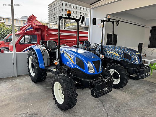 Machinery / Agricultural Machines / Tractors / New Holland / TD4.65B