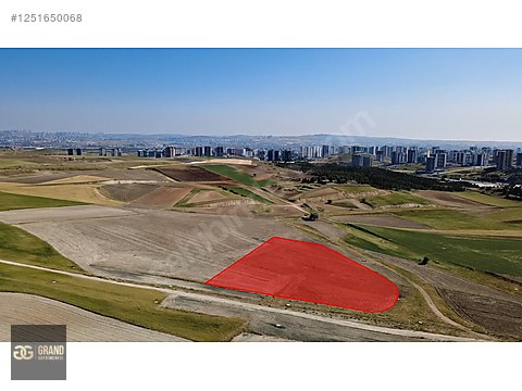 SUSUZ TOMBAKKAYA'DA 3 ADET 4+1 DAİRE GETİRİLİ 818 M² İMARLI ARSA