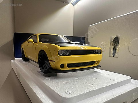 Autoart Diecast Model 1:18 Dodge Araba - 1318650130
