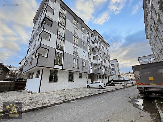 HADIMKÖY MERKEZDE ŞEL PETRON YANI ARAKAT DAİRE OTOPARKLI #1227650788