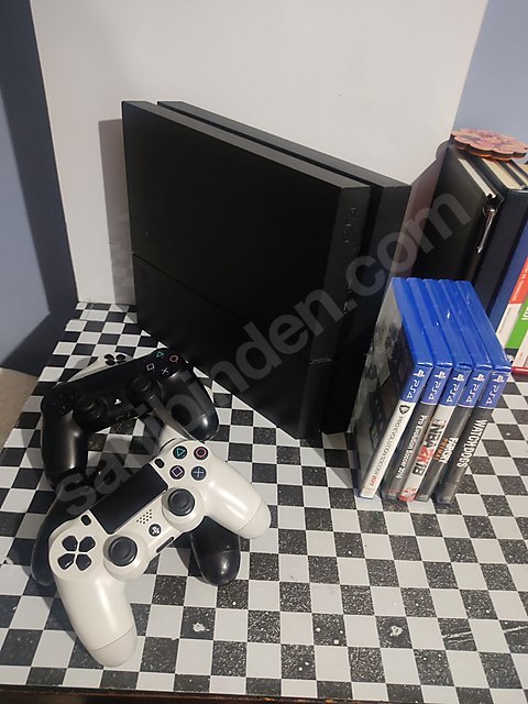 PlayStation 4 / 1 Tb / 4 kol