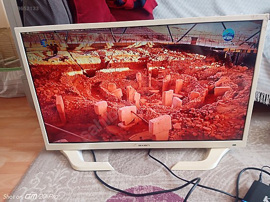 Axen TV 82 ekran 32 inç full HD LED TV kumandası var Gaziosmanpa