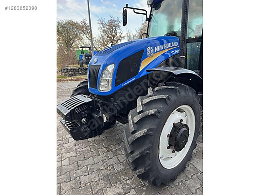Machinery / Agricultural Machines / Tractors / New Holland / TD90D