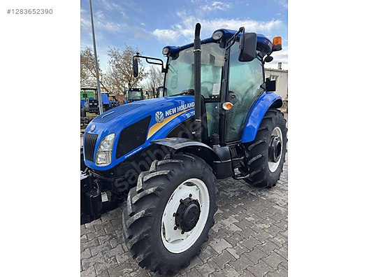 Machinery / Agricultural Machines / Tractors / New Holland / TD90D
