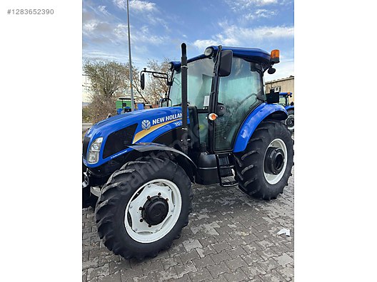 Machinery / Agricultural Machines / Tractors / New Holland / TD90D