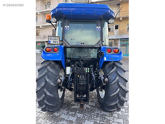 Machinery / Agricultural Machines / Tractors / New Holland / TD90D