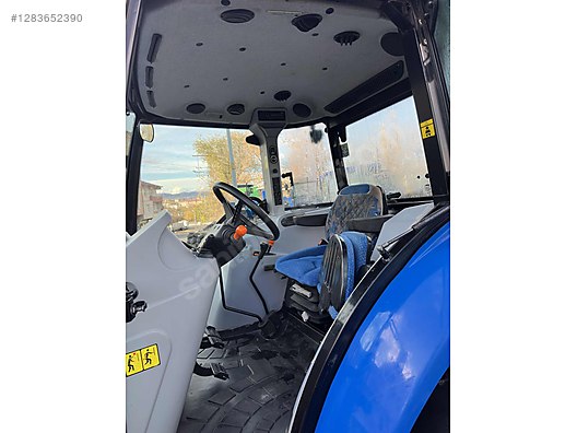 Machinery / Agricultural Machines / Tractors / New Holland / TD90D