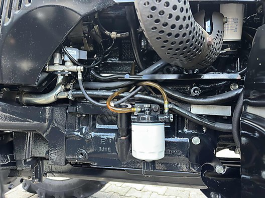 Machinery / Agricultural Machines / Tractors / New Holland / TD90D