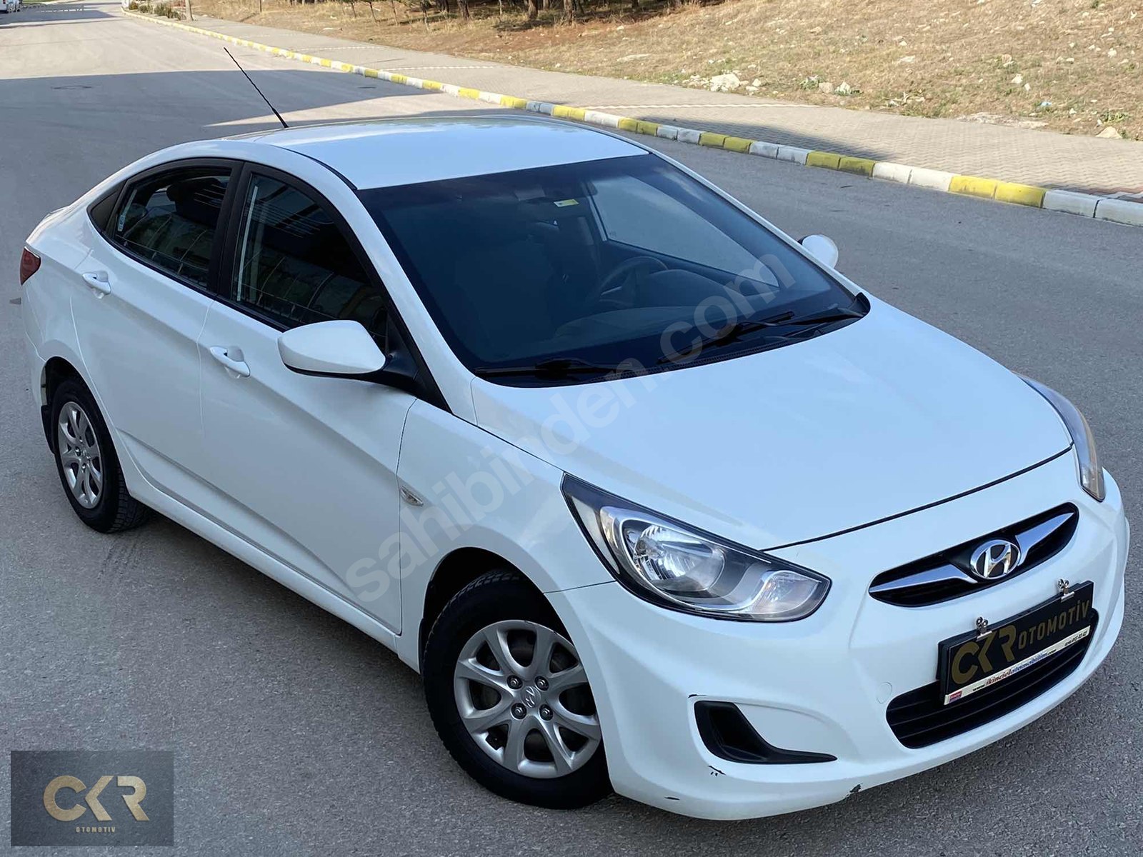 Hyundai accent blue crdi